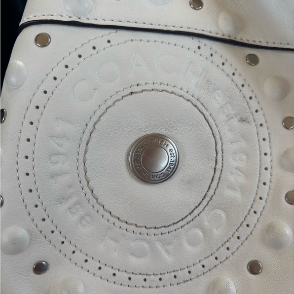 COACH LEATHER STUDDED APPLIQUE CARRYALL SHOULDER BAG - Picture 4 of 6